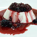 Panna cotta z gozdnimi sadeži